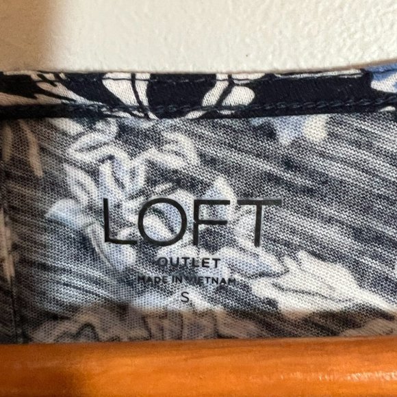 LOFT Navy and White Floral Tank Top - Picture 2 of 4